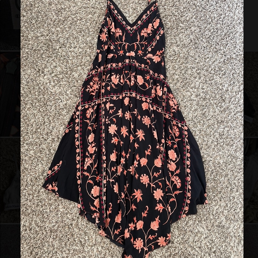 Flowy dress from a boutique - Picture 3 of 4